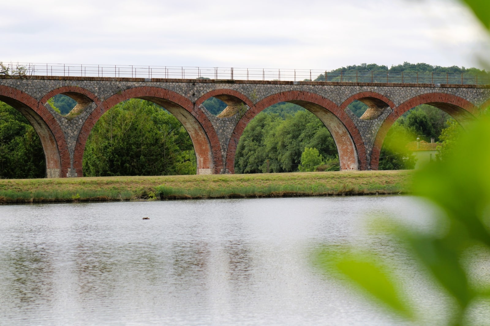 Viaducto del lago de Boulogne sur Gesse
