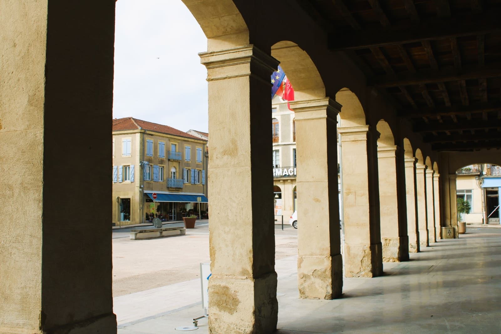 boulogne-sur-gesse.
town hall market hall
