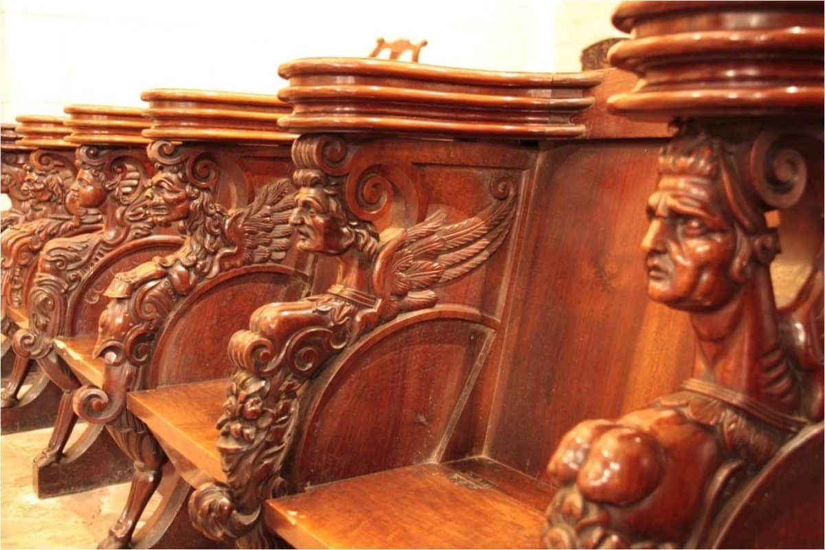 collegiate church seating